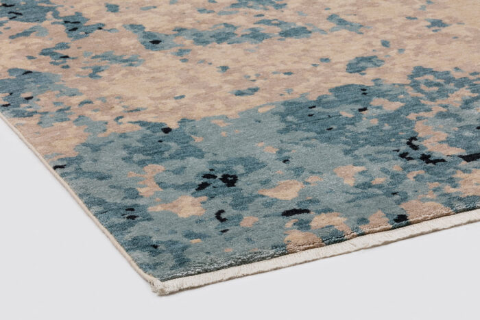 שטיח אמבר בז' כחול
